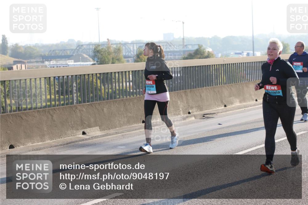 03.10.2025 - Köhlbrandbrückenlauf Lena Gebhardt http://msf.ph/oto/9048197 03.10.2025 09:30:20 Position 1 2535, 3517 meine-sportfotos.de