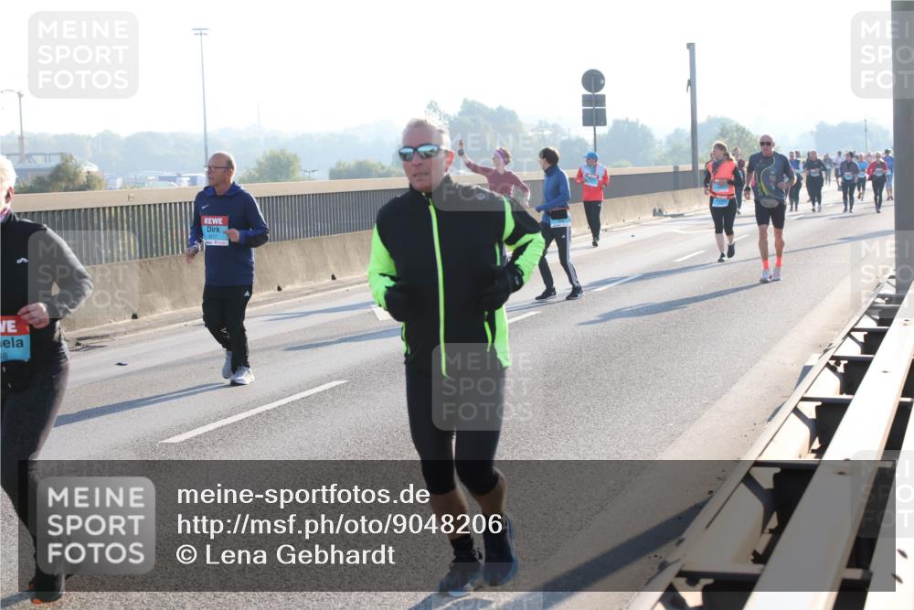 03.10.2025 - Köhlbrandbrückenlauf Lena Gebhardt http://msf.ph/oto/9048206 03.10.2025 09:30:21 Position 1 48, 1 meine-sportfotos.de