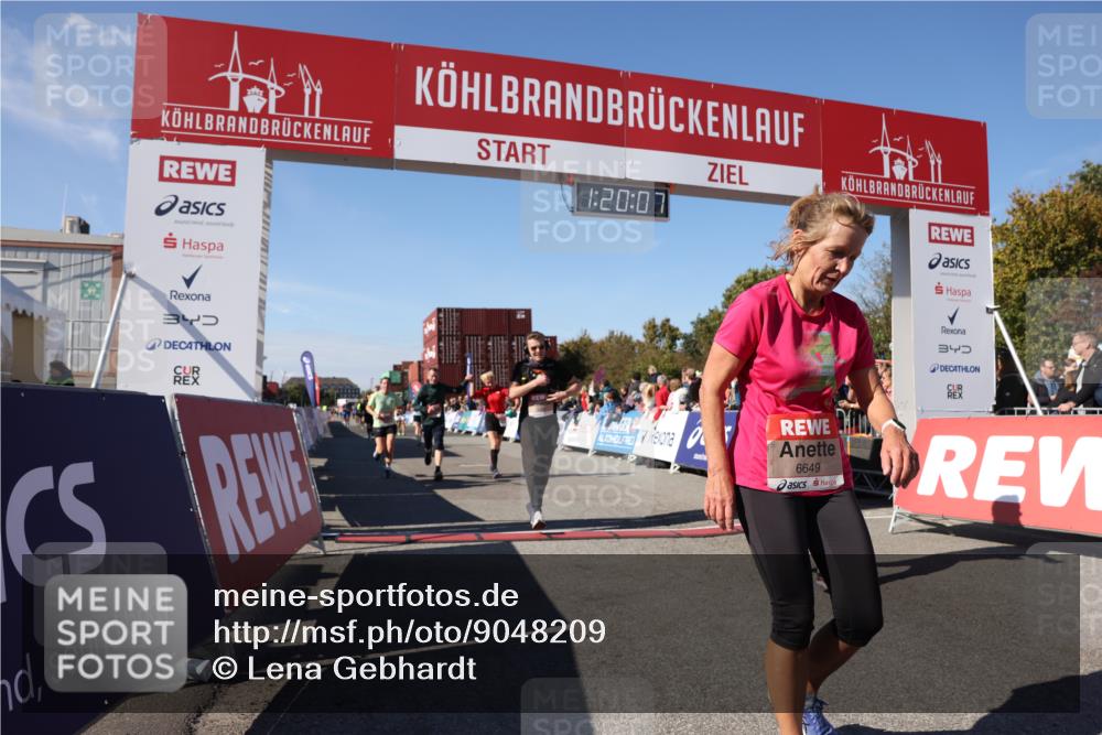 03.10.2025 - Köhlbrandbrückenlauf Lena Gebhardt http://msf.ph/oto/9048209 03.10.2025 13:20:07 Ziel 4402, 4433, 4565, 4721, 5037, 5175, 5328, 5456, 5481, 5656, 5657, 5658, 6589, 6649 meine-sportfotos.de
