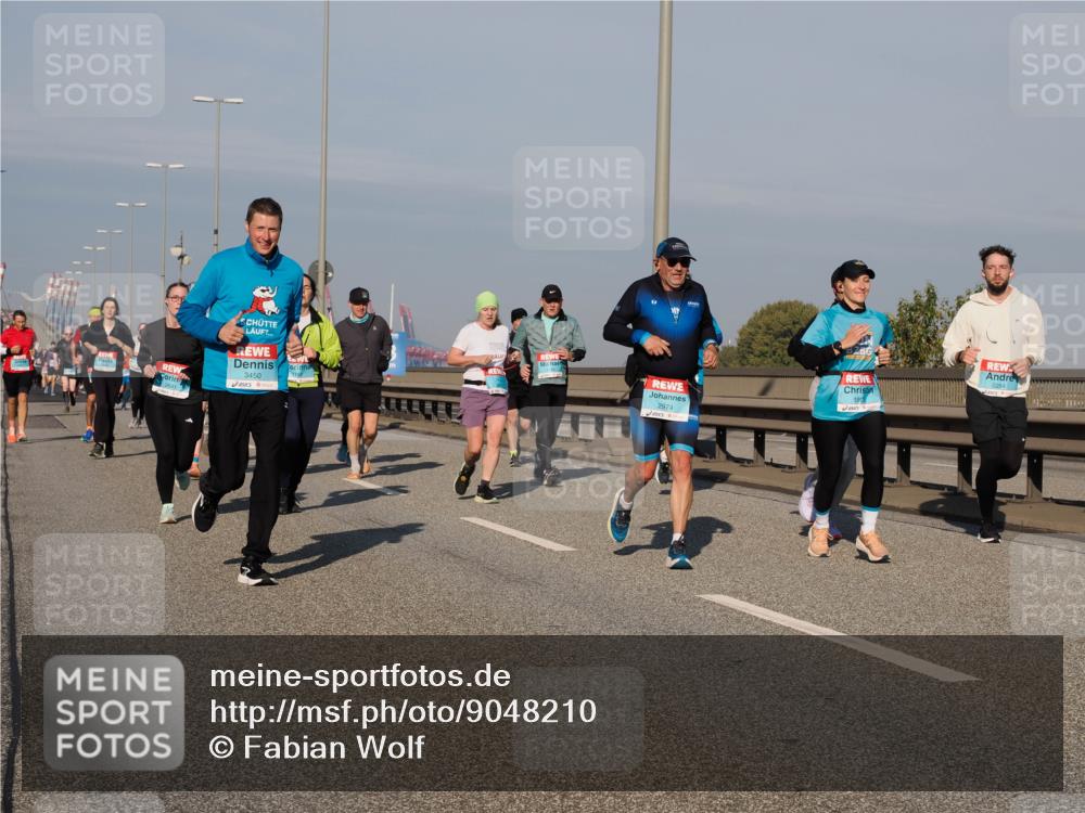 03.10.2025 - Köhlbrandbrückenlauf Fabian Wolf http://msf.ph/oto/9048210 03.10.2025 10:00:18 Position 3 2641, 3450, 2974, 1903 meine-sportfotos.de