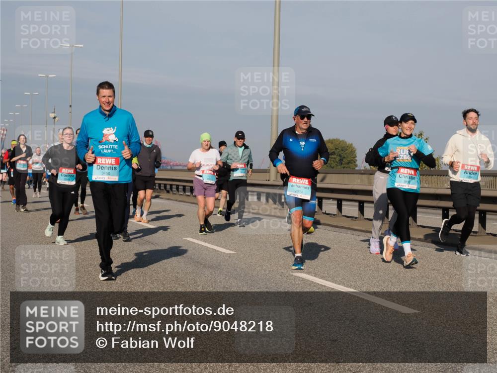 03.10.2025 - Köhlbrandbrückenlauf Fabian Wolf http://msf.ph/oto/9048218 03.10.2025 10:00:19 Position 3 2641, 3450, 2254, 2974, 1903 meine-sportfotos.de