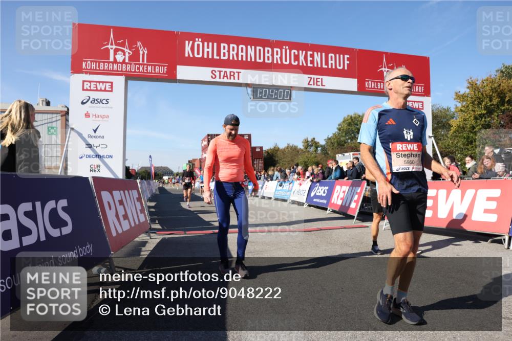 03.10.2025 - Köhlbrandbrückenlauf Lena Gebhardt http://msf.ph/oto/9048222 03.10.2025 13:04:01 Ziel 4056, 4127, 4349, 4372, 4480, 5098, 5414, 5447, 5950, 5958, 6315, 6392 meine-sportfotos.de