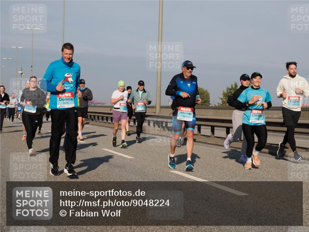 03.10.2025 - Köhlbrandbrückenlauf Fabian Wolf http://msf.ph/oto/9048224 03.10.2025 10:00:19 Position 3 2641, 3450, 2974, 1903, 2254 meine-sportfotos.de