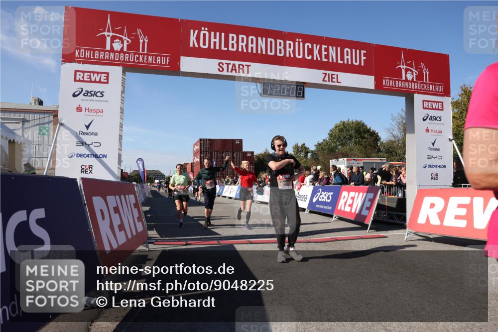 03.10.2025 - Köhlbrandbrückenlauf Lena Gebhardt http://msf.ph/oto/9048225 03.10.2025 13:20:08 Ziel 4402, 4433, 4565, 4721, 4779, 5037, 5175, 5328, 5456, 5481, 5658, 6589, 6649 meine-sportfotos.de