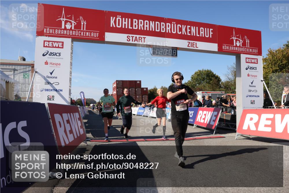 03.10.2025 - Köhlbrandbrückenlauf Lena Gebhardt http://msf.ph/oto/9048227 03.10.2025 13:20:09 Ziel 4397, 4402, 4433, 4565, 4721, 4779, 5037, 5175, 5328, 5456, 5481, 6589, 6649 meine-sportfotos.de