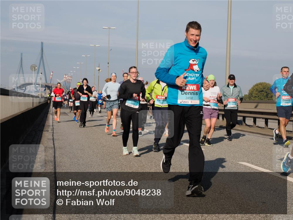 03.10.2025 - Köhlbrandbrückenlauf Fabian Wolf http://msf.ph/oto/9048238 03.10.2025 10:00:20 Position 3 3450, 2641 meine-sportfotos.de