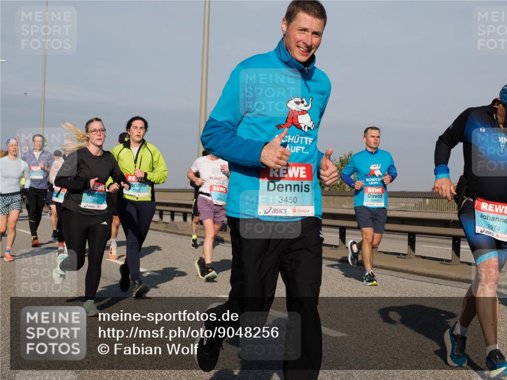 03.10.2025 - Köhlbrandbrückenlauf Fabian Wolf http://msf.ph/oto/9048256 03.10.2025 10:00:21 Position 3 2641, 1792, 3833, 3450, 3446, 2974 meine-sportfotos.de