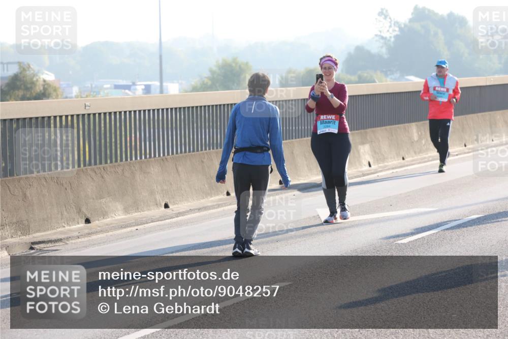 03.10.2025 - Köhlbrandbrückenlauf Lena Gebhardt http://msf.ph/oto/9048257 03.10.2025 09:30:24 Position 1 3284 meine-sportfotos.de