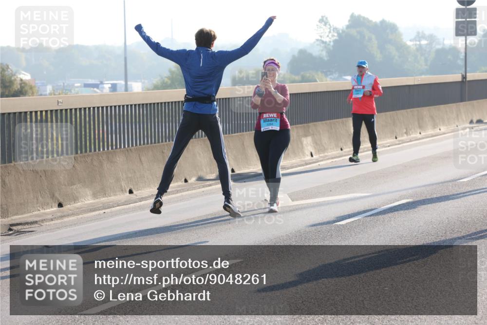03.10.2025 - Köhlbrandbrückenlauf Lena Gebhardt http://msf.ph/oto/9048261 03.10.2025 09:30:24 Position 1  meine-sportfotos.de