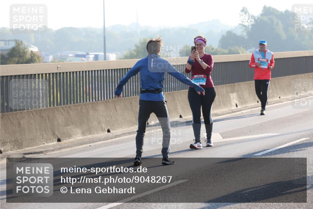 03.10.2025 - Köhlbrandbrückenlauf Lena Gebhardt http://msf.ph/oto/9048267 03.10.2025 09:30:25 Position 1 3284 meine-sportfotos.de