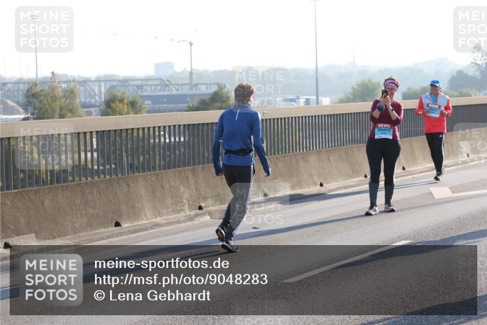 03.10.2025 - Köhlbrandbrückenlauf Lena Gebhardt http://msf.ph/oto/9048283 03.10.2025 09:30:27 Position 1  meine-sportfotos.de