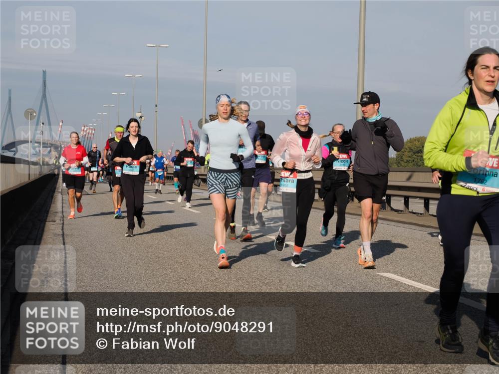 03.10.2025 - Köhlbrandbrückenlauf Fabian Wolf http://msf.ph/oto/9048291 03.10.2025 10:00:22 Position 3 1695, 1932, 2789, 1792 meine-sportfotos.de