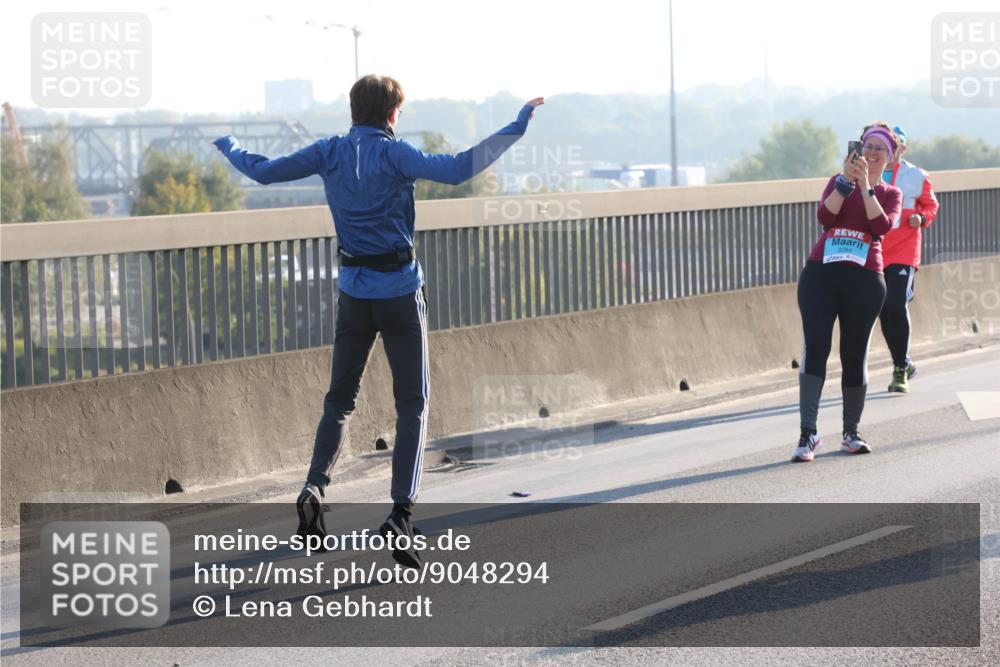 03.10.2025 - Köhlbrandbrückenlauf Lena Gebhardt http://msf.ph/oto/9048294 03.10.2025 09:30:27 Position 1 3284 meine-sportfotos.de
