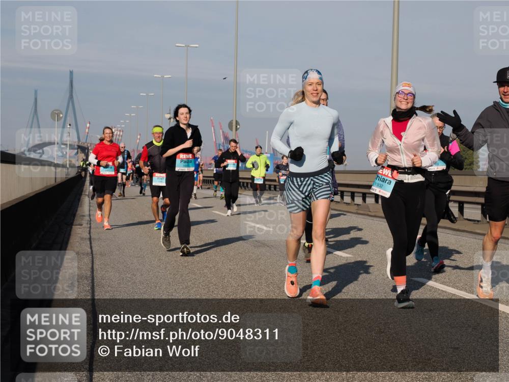 03.10.2025 - Köhlbrandbrückenlauf Fabian Wolf http://msf.ph/oto/9048311 03.10.2025 10:00:23 Position 3 1695, 1932 meine-sportfotos.de