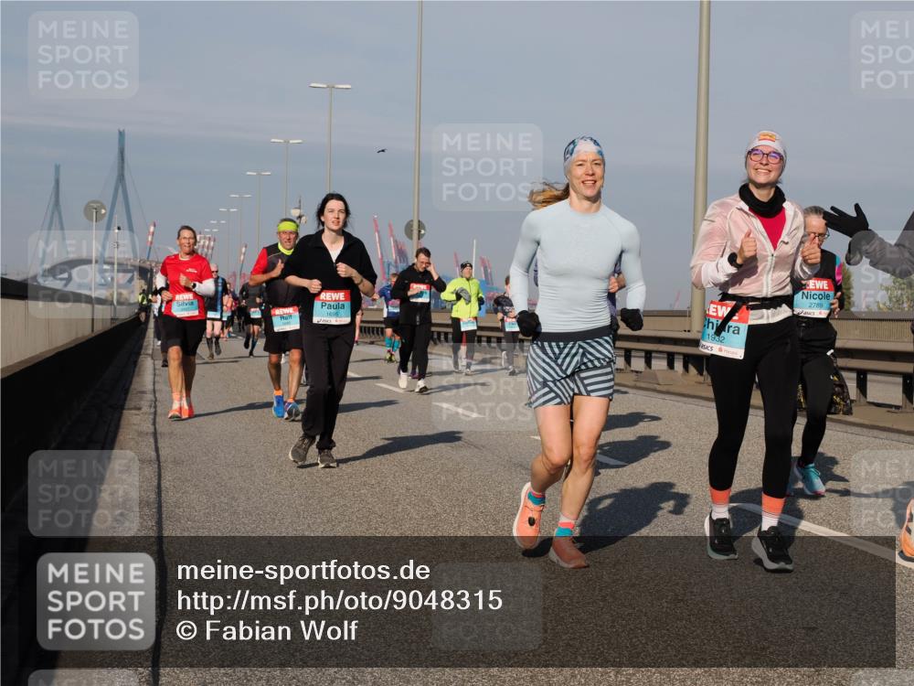 03.10.2025 - Köhlbrandbrückenlauf Fabian Wolf http://msf.ph/oto/9048315 03.10.2025 10:00:24 Position 3 1695, 1932, 2789 meine-sportfotos.de