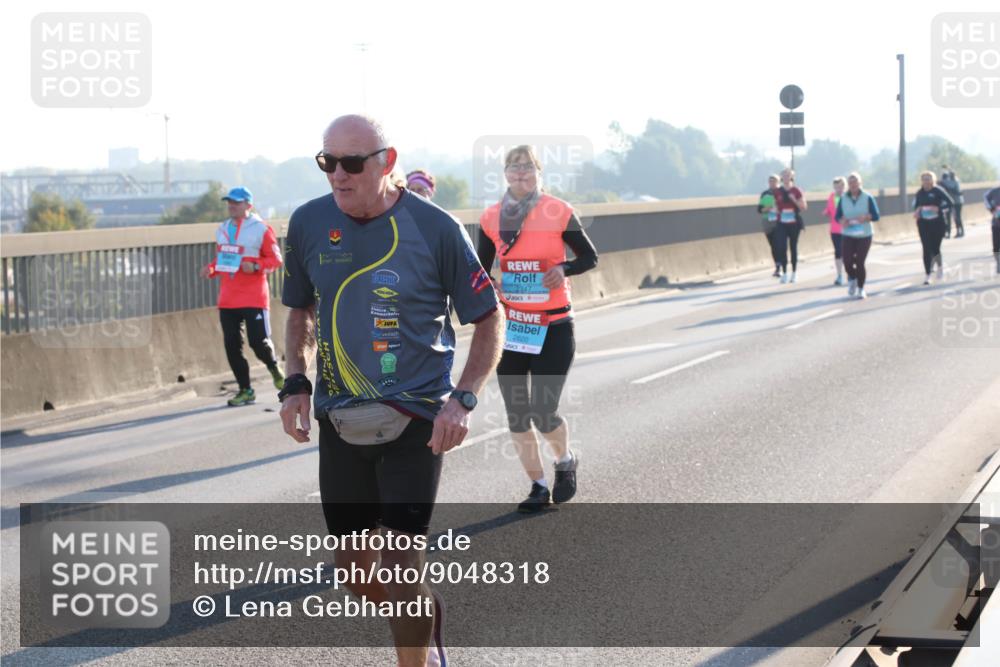 03.10.2025 - Köhlbrandbrückenlauf Lena Gebhardt http://msf.ph/oto/9048318 03.10.2025 09:30:30 Position 1 2347, 2620 meine-sportfotos.de