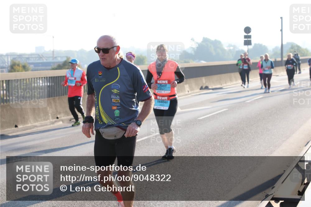 03.10.2025 - Köhlbrandbrückenlauf Lena Gebhardt http://msf.ph/oto/9048322 03.10.2025 09:30:30 Position 1  meine-sportfotos.de