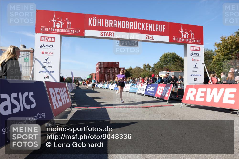 03.10.2025 - Köhlbrandbrückenlauf Lena Gebhardt http://msf.ph/oto/9048336 03.10.2025 13:04:11 Ziel 4056, 4372, 4480, 5055, 5721, 5958, 6038, 6523 meine-sportfotos.de