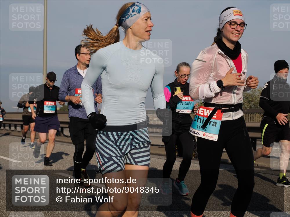 03.10.2025 - Köhlbrandbrückenlauf Fabian Wolf http://msf.ph/oto/9048345 03.10.2025 10:00:25 Position 3 2785, 2789, 1952 meine-sportfotos.de