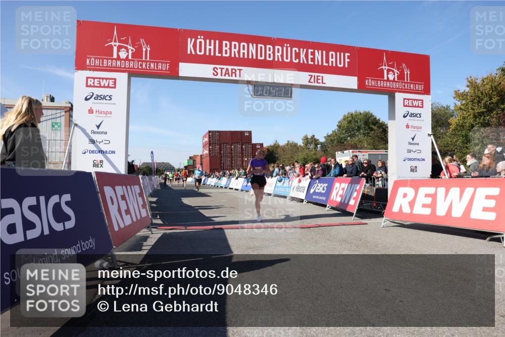 03.10.2025 - Köhlbrandbrückenlauf Lena Gebhardt http://msf.ph/oto/9048346 03.10.2025 13:04:11 Ziel 4056, 4372, 4480, 5055, 5721, 5958, 6038, 6523 meine-sportfotos.de