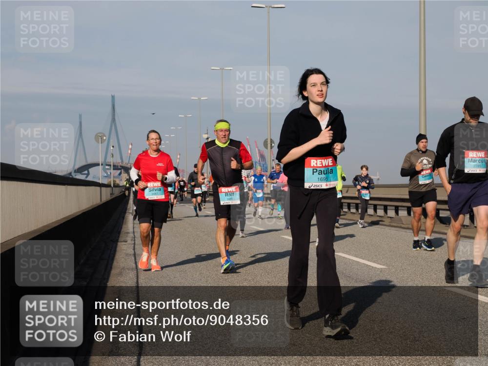 03.10.2025 - Köhlbrandbrückenlauf Fabian Wolf http://msf.ph/oto/9048356 03.10.2025 10:00:26 Position 3 3487, 3486, 1695, 2785 meine-sportfotos.de