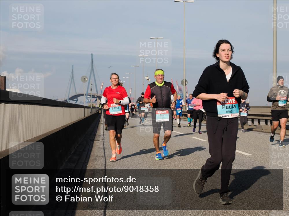03.10.2025 - Köhlbrandbrückenlauf Fabian Wolf http://msf.ph/oto/9048358 03.10.2025 10:00:26 Position 3 3487, 3486, 1695, 400 meine-sportfotos.de