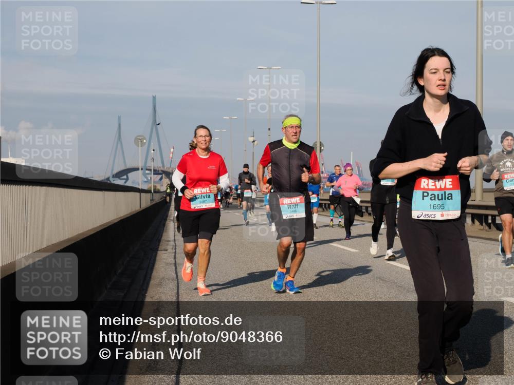 03.10.2025 - Köhlbrandbrückenlauf Fabian Wolf http://msf.ph/oto/9048366 03.10.2025 10:00:26 Position 3 0, 3487, 3486, 1695, 3, 217 meine-sportfotos.de