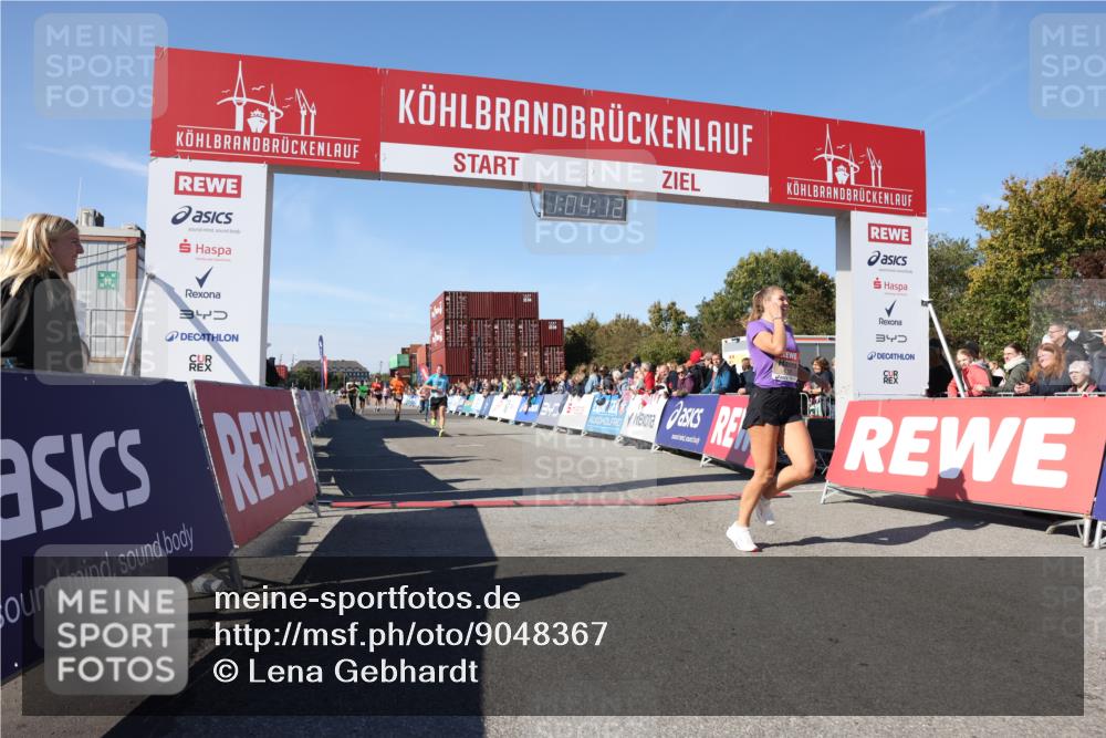 03.10.2025 - Köhlbrandbrückenlauf Lena Gebhardt http://msf.ph/oto/9048367 03.10.2025 13:04:12 Ziel 4056, 4372, 4480, 5055, 5721, 5958, 6038, 6523 meine-sportfotos.de