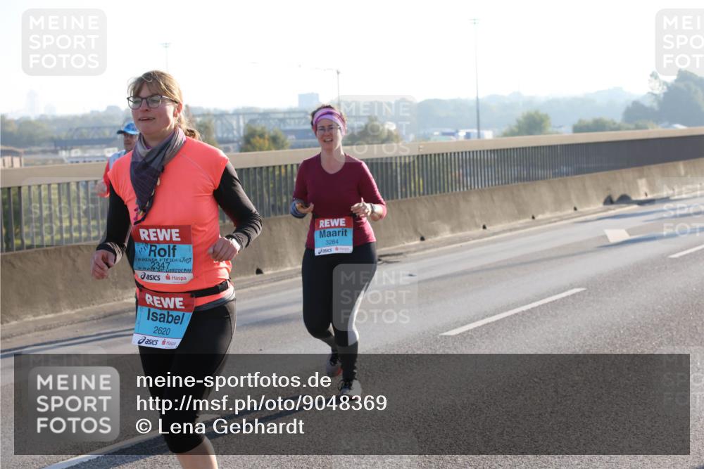 03.10.2025 - Köhlbrandbrückenlauf Lena Gebhardt http://msf.ph/oto/9048369 03.10.2025 09:30:32 Position 1 2347, 2620, 3284 meine-sportfotos.de