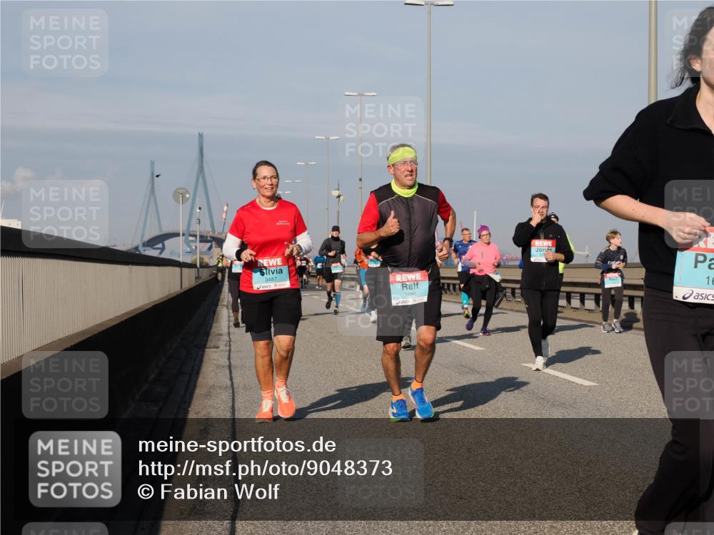 03.10.2025 - Köhlbrandbrückenlauf Fabian Wolf http://msf.ph/oto/9048373 03.10.2025 10:00:27 Position 3 3487, 3486, 16 meine-sportfotos.de