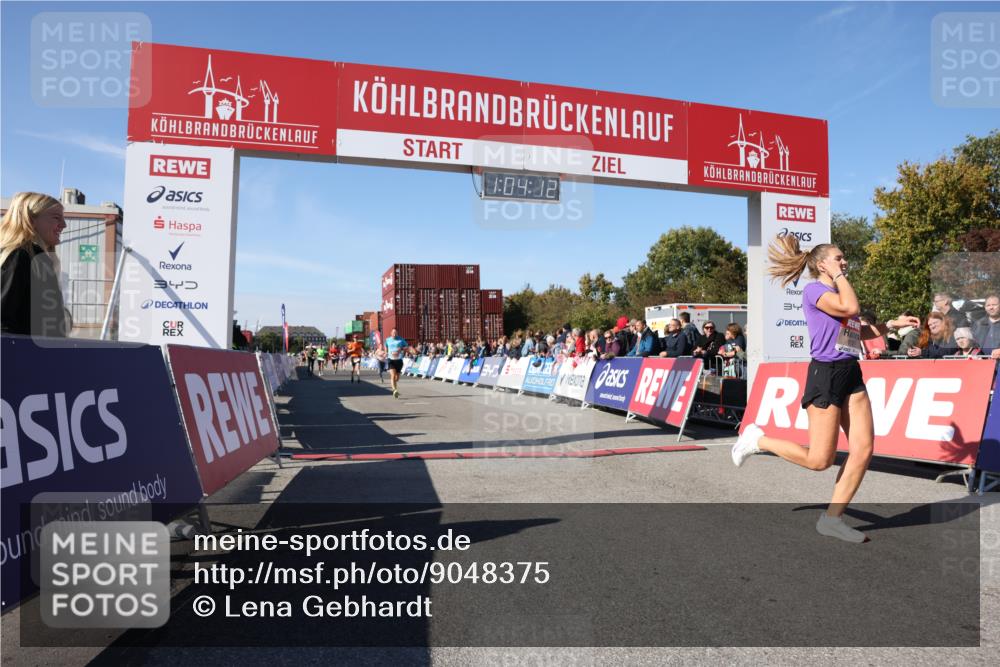 03.10.2025 - Köhlbrandbrückenlauf Lena Gebhardt http://msf.ph/oto/9048375 03.10.2025 13:04:12 Ziel 4056, 4372, 4480, 5055, 5721, 5958, 6038, 6523 meine-sportfotos.de