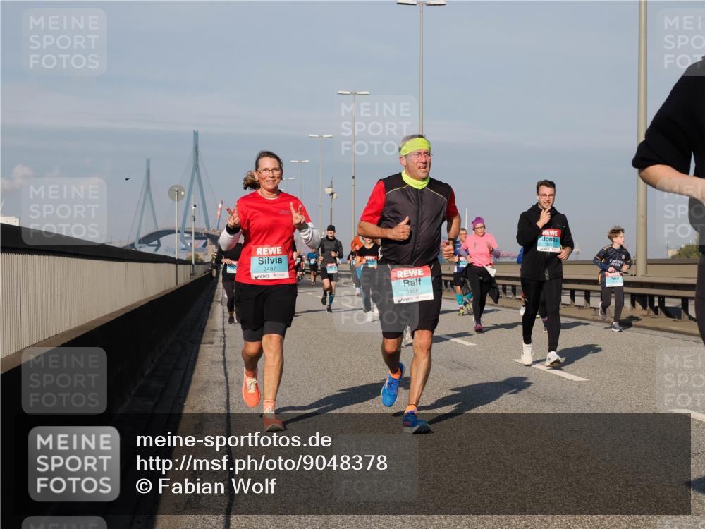 03.10.2025 - Köhlbrandbrückenlauf Fabian Wolf http://msf.ph/oto/9048378 03.10.2025 10:00:27 Position 3 3487, 3486, 3557 meine-sportfotos.de