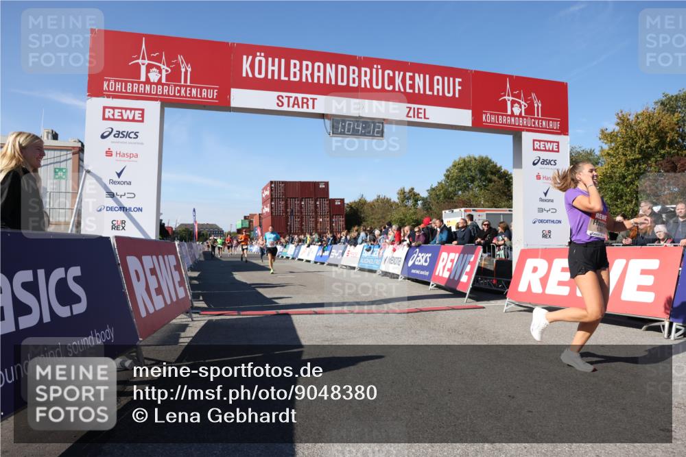 03.10.2025 - Köhlbrandbrückenlauf Lena Gebhardt http://msf.ph/oto/9048380 03.10.2025 13:04:12 Ziel 4056, 4372, 4480, 5055, 5721, 5958, 6038, 6523 meine-sportfotos.de