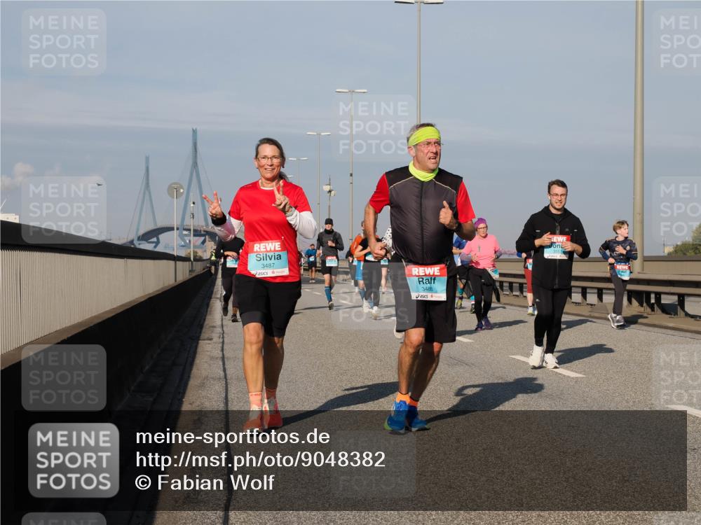 03.10.2025 - Köhlbrandbrückenlauf Fabian Wolf http://msf.ph/oto/9048382 03.10.2025 10:00:27 Position 3 3487, 3486, 355 meine-sportfotos.de
