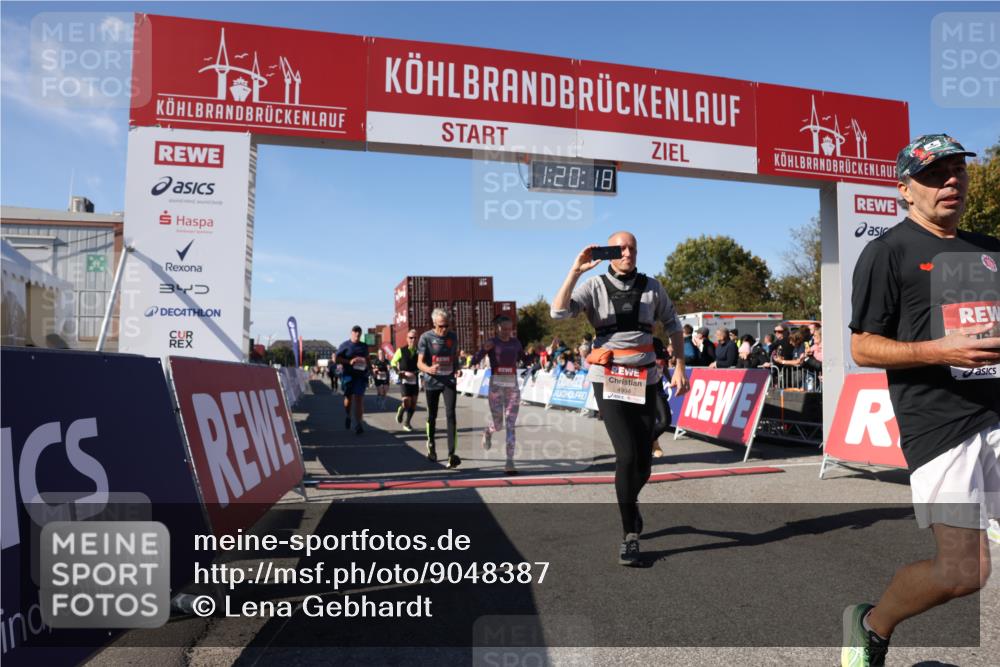 03.10.2025 - Köhlbrandbrückenlauf Lena Gebhardt http://msf.ph/oto/9048387 03.10.2025 13:20:18 Ziel 4397, 4402, 4565, 4571, 4779, 4994, 5144, 5160, 5208, 5456, 5481, 5672, 5683, 5850, 6035, 6136, 6589 meine-sportfotos.de