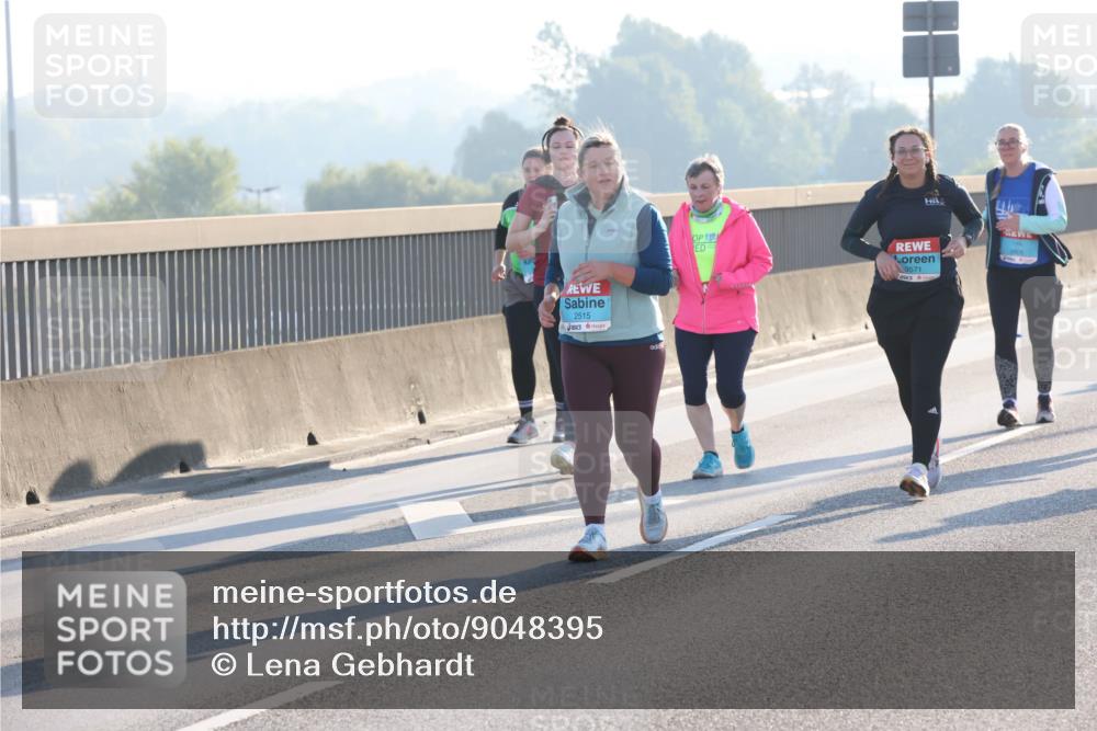 03.10.2025 - Köhlbrandbrückenlauf Lena Gebhardt http://msf.ph/oto/9048395 03.10.2025 09:30:35 Position 1 2515, 3571 meine-sportfotos.de