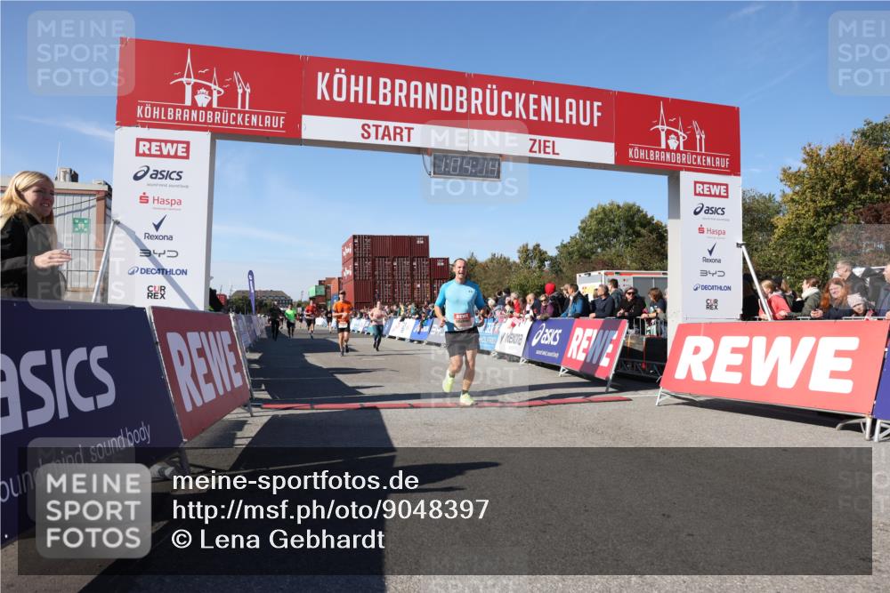 03.10.2025 - Köhlbrandbrückenlauf Lena Gebhardt http://msf.ph/oto/9048397 03.10.2025 13:04:15 Ziel 4480, 5055, 5721, 6038, 6250, 6251, 6523, 6724 meine-sportfotos.de
