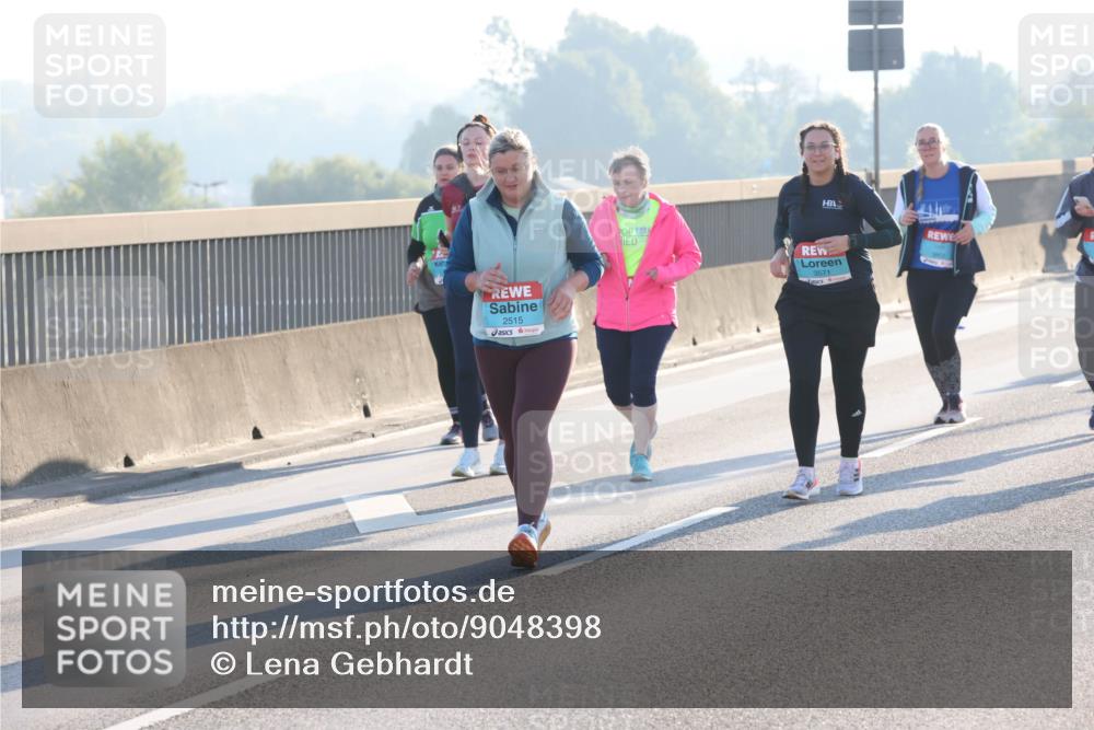03.10.2025 - Köhlbrandbrückenlauf Lena Gebhardt http://msf.ph/oto/9048398 03.10.2025 09:30:35 Position 1 2515, 3571 meine-sportfotos.de