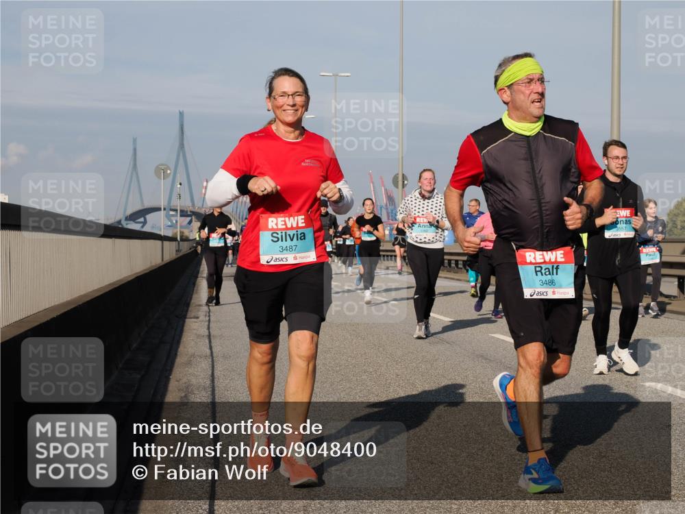 03.10.2025 - Köhlbrandbrückenlauf Fabian Wolf http://msf.ph/oto/9048400 03.10.2025 10:00:28 Position 3 3487, 3486, 3557 meine-sportfotos.de