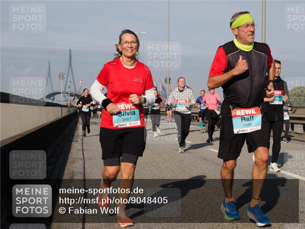 03.10.2025 - Köhlbrandbrückenlauf Fabian Wolf http://msf.ph/oto/9048405 03.10.2025 10:00:28 Position 3 3487, 1162, 3486, 3557 meine-sportfotos.de
