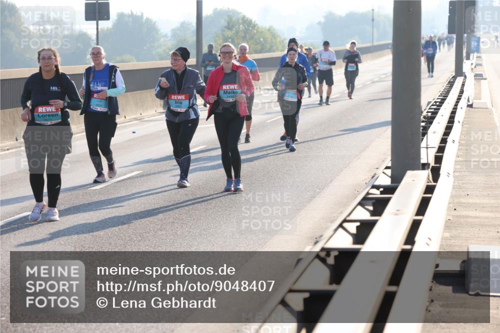 03.10.2025 - Köhlbrandbrückenlauf Lena Gebhardt http://msf.ph/oto/9048407 03.10.2025 09:30:36 Position 1 3571 meine-sportfotos.de