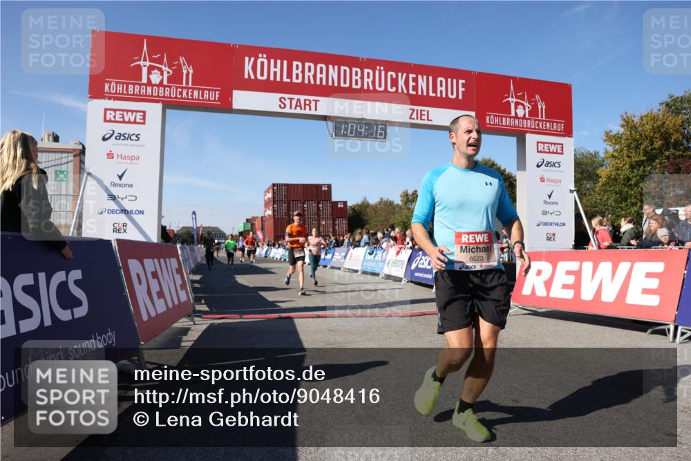 03.10.2025 - Köhlbrandbrückenlauf Lena Gebhardt http://msf.ph/oto/9048416 03.10.2025 13:04:16 Ziel 4494, 5055, 5721, 6038, 6250, 6251, 6523, 6724 meine-sportfotos.de