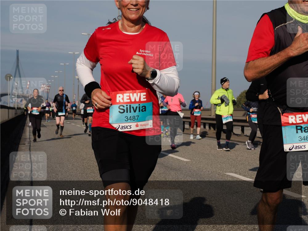 03.10.2025 - Köhlbrandbrückenlauf Fabian Wolf http://msf.ph/oto/9048418 03.10.2025 10:00:29 Position 3 3487, 11757, 348 meine-sportfotos.de