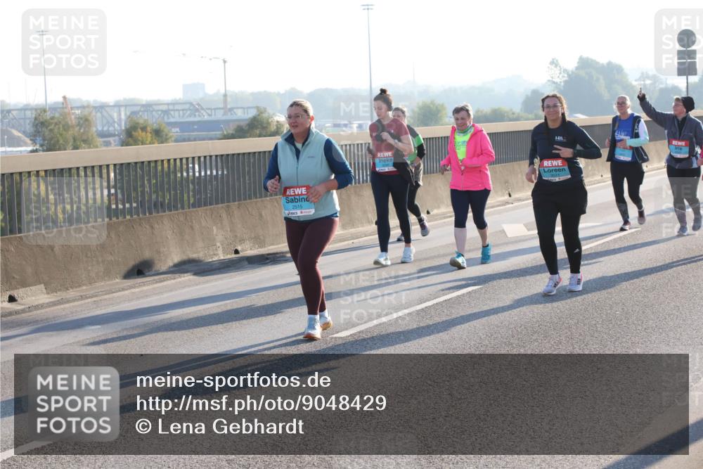 03.10.2025 - Köhlbrandbrückenlauf Lena Gebhardt http://msf.ph/oto/9048429 03.10.2025 09:30:38 Position 1 2515 meine-sportfotos.de