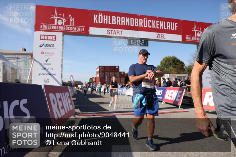 03.10.2025 - Köhlbrandbrückenlauf Lena Gebhardt http://msf.ph/oto/9048441 03.10.2025 13:20:22 Ziel 4385, 4397, 4402, 4565, 4570, 4571, 4591, 4672, 4739, 4779, 4994, 5082, 5144, 5160, 5208, 5672, 5683, 5790, 5850, 6035, 6136 meine-sportfotos.de