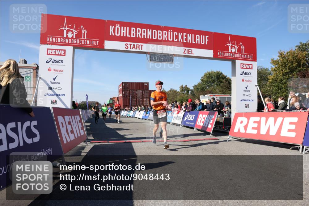 03.10.2025 - Köhlbrandbrückenlauf Lena Gebhardt http://msf.ph/oto/9048443 03.10.2025 13:04:18 Ziel 4297, 4494, 5055, 5721, 6038, 6250, 6251, 6523, 6723, 6724 meine-sportfotos.de
