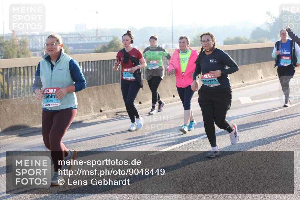 03.10.2025 - Köhlbrandbrückenlauf Lena Gebhardt http://msf.ph/oto/9048449 03.10.2025 09:30:39 Position 1 2515, 3290, 3571 meine-sportfotos.de