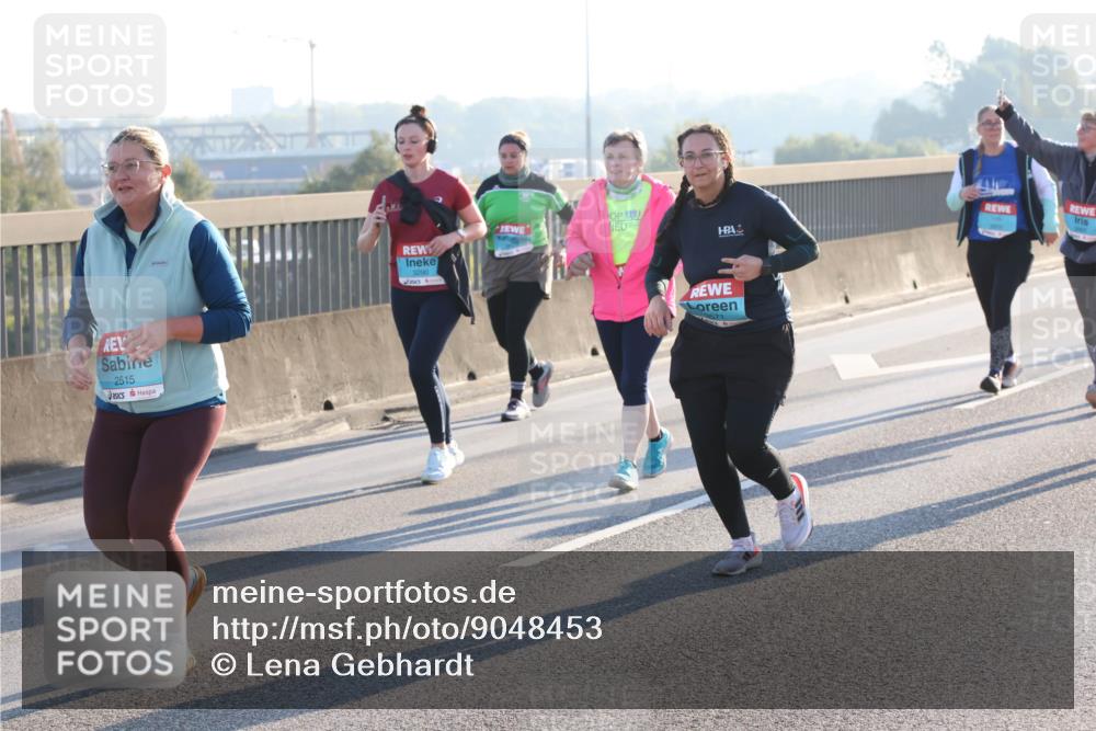 03.10.2025 - Köhlbrandbrückenlauf Lena Gebhardt http://msf.ph/oto/9048453 03.10.2025 09:30:39 Position 1 2515, 571 meine-sportfotos.de