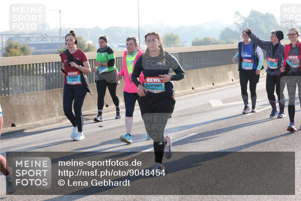 03.10.2025 - Köhlbrandbrückenlauf Lena Gebhardt http://msf.ph/oto/9048454 03.10.2025 09:30:40 Position 1 3290, 3571, 2452 meine-sportfotos.de