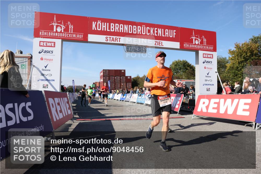 03.10.2025 - Köhlbrandbrückenlauf Lena Gebhardt http://msf.ph/oto/9048456 03.10.2025 13:04:19 Ziel 4297, 4494, 5055, 5721, 6038, 6250, 6251, 6523, 6723, 6724 meine-sportfotos.de